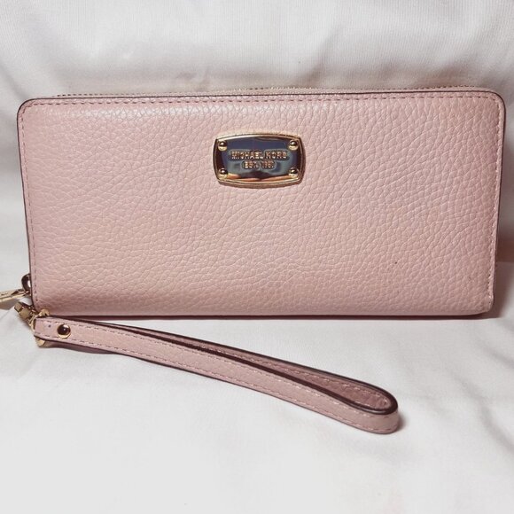 Michael Kors Large Cell Ph. Multi Function Wristlet/Leather-Blush/Pale Pink/Gold - Picture 1 of 14